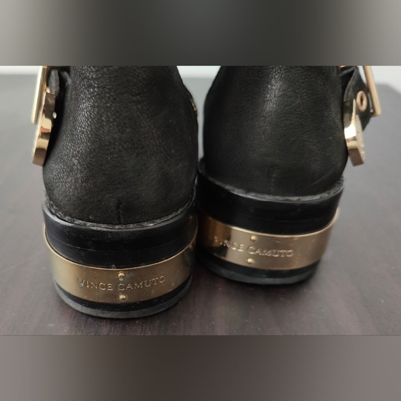 Vince Camuto Winchell Pebbled Black Leather Buckle Accent - Picture 5 of 6